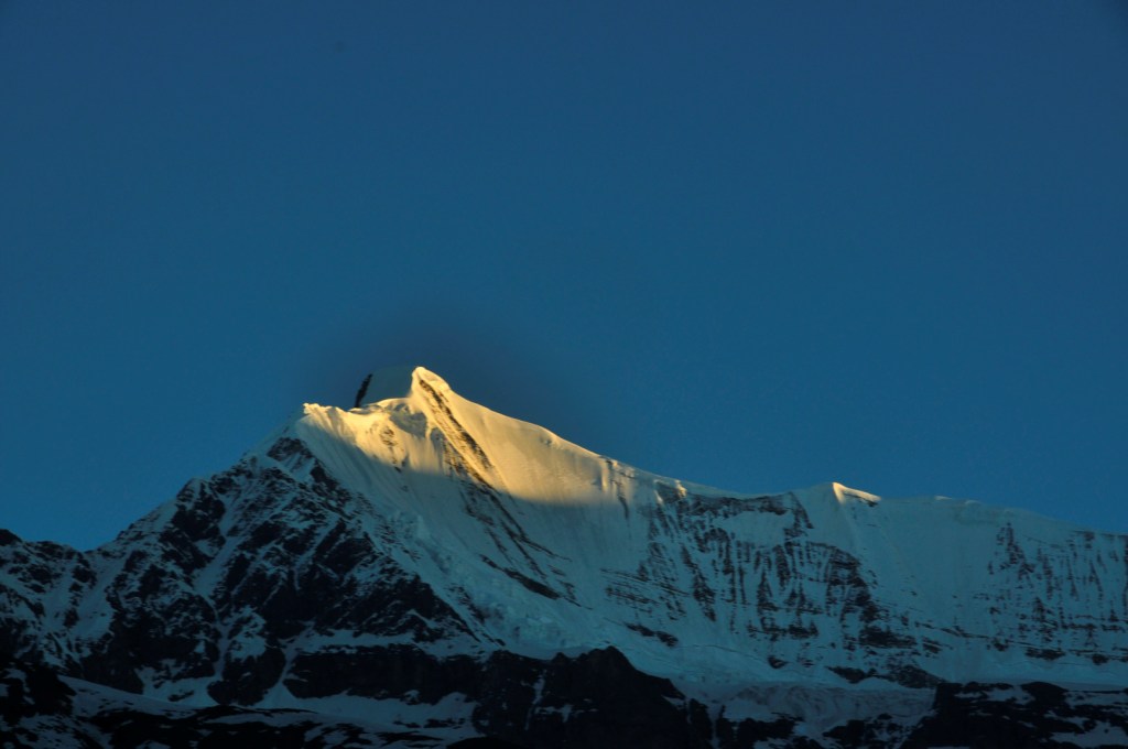 Morning sparkle on the Himalyan peaks